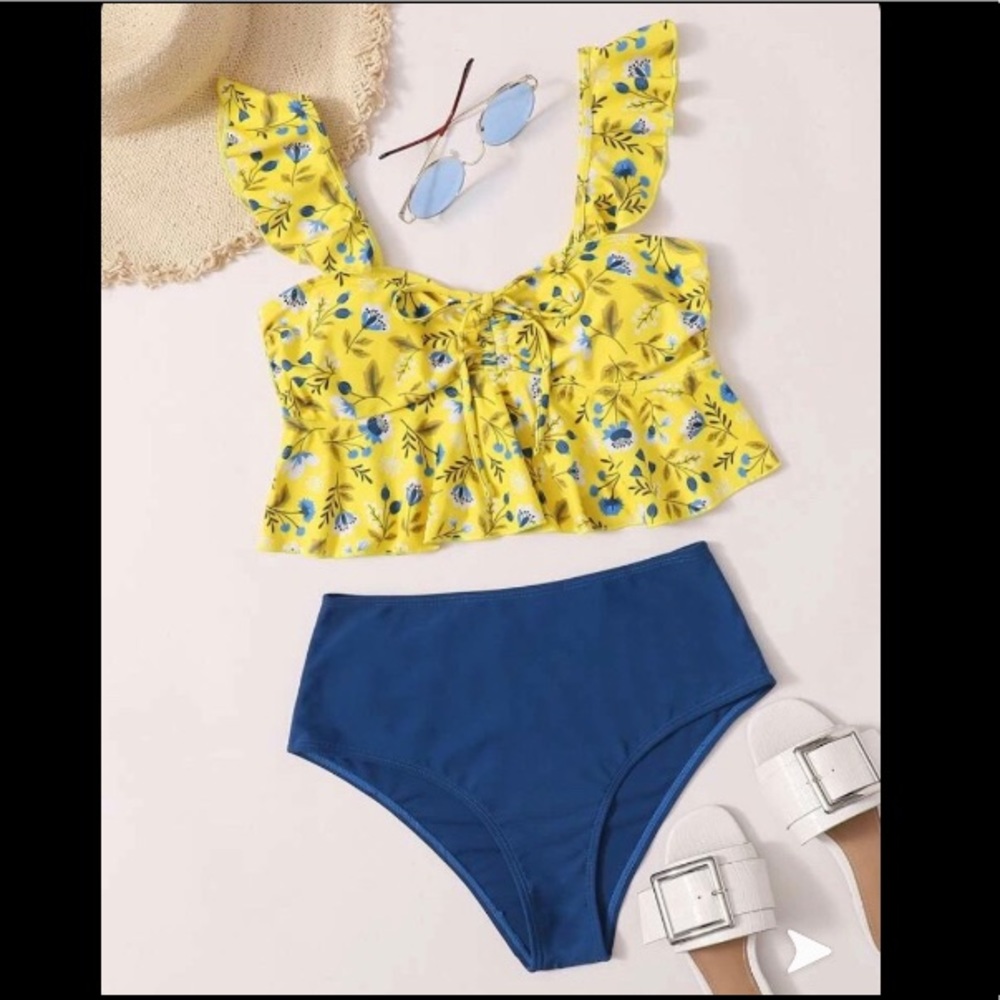 Floral ruffle bikini